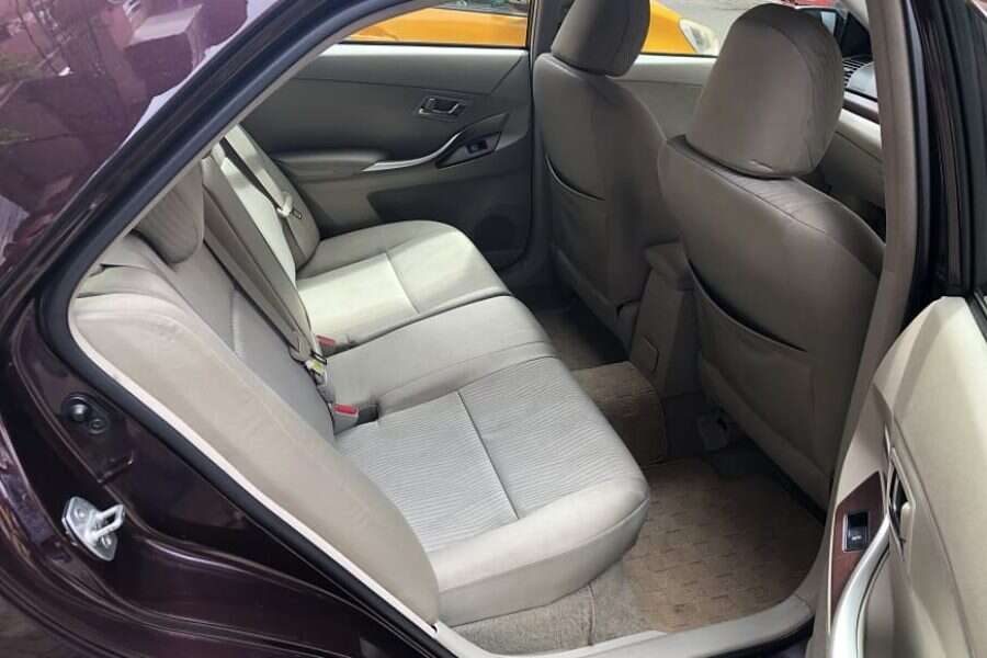 Toyota Premio – Colombo