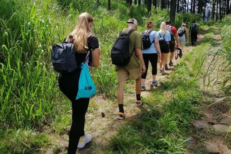 Day Hiking Tour in Hanthana Mountains Range