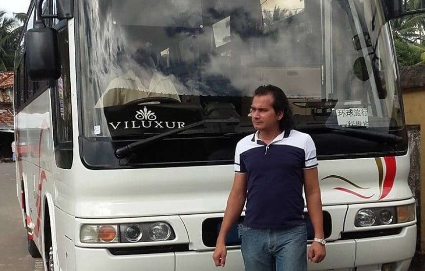 Round tour with Sri Lanka’s Top National Tour Guide: ELION GUNAWARDENA.